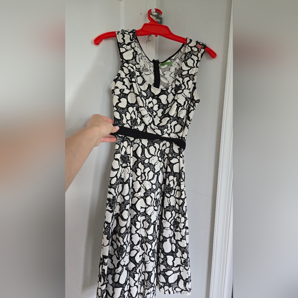 Elegant Black and White Lace Midi Dress